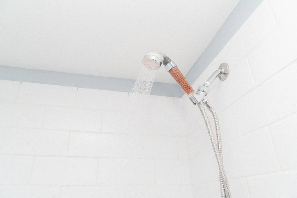 King Bed/ Apartment/free St Parking/ Quiet Apartment Philadelphia