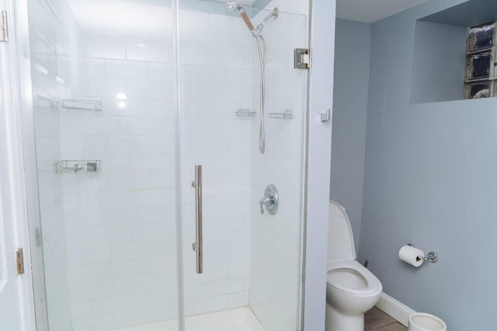 Apartment King Bed/ Apartment/free St Parking/ Quiet